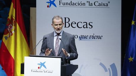 Felipe VI se rodea de jóvenes excelentes: "España espera mucho de vosotros, nos hacéis falta"