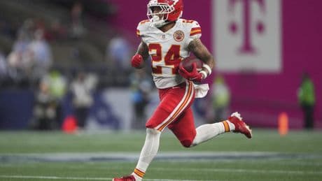49ers trade for Chiefs’ Skyy Moore as wide receiver depth troubles mount