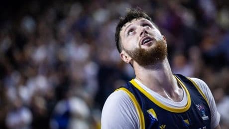 Rajada monumental del seleccionador de Bosnia hacia un NBA: "Apenas puede correr"