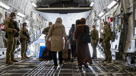 Defensa invertirá 42 millones en el aeropuerto de Teruel para que el Ejército del Aire entrene misiones aéreas de riesgo