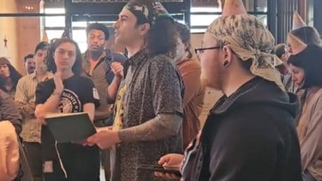 „Respektlos": Neuer Dresscode bei Café-Riese Starbucks verärgert Gen-Z-Mitarbeiter