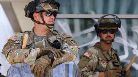 Trump schickt 700 Marines nach Los Angeles – und befürwortet Verhaftung des Gouverneurs