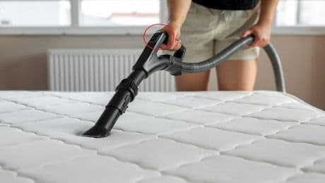 Mehr als nur ein Loch: Diese clevere Staubsauger-Funktion sollten Sie unbedingt nutzen