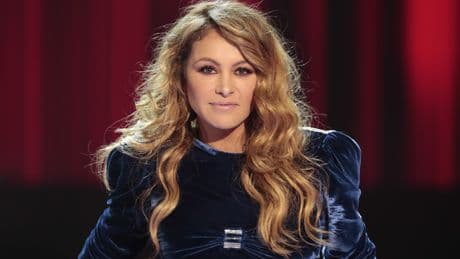 El hijo mayor de Paulina Rubio desaparece del posado en 'Hola': &quot;Las leyes no lo permiten&quot;