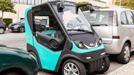 El microcoche eléctrico español que soluciona los problemas de estacionamiento: “Donde cabe un coche, aparcan cuatro Nenos”