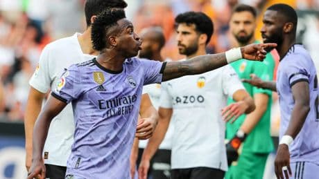 El Valencia estudia acciones legales contra el documental de Netflix sobre Vinícius por los subtítulos de &quot;mono, mono&quot; en Mestalla
