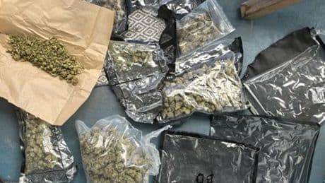 Der nackte Wahnsinn - Polizei nimmt Dealer in Hotel-Badewanne fest