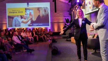 Van online arts tot robothond: op de zorgtop geen gebrek aan ideeën over hoe het personeelstekort op te lossen