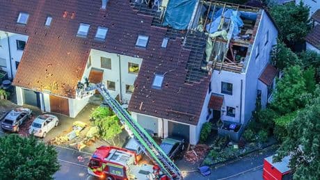 Unwetter: Gewitter über Bayern und Baden-Württemberg – Flieger muss notlanden