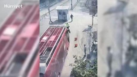 Otobüsü polisin üzerine sürdüğü açıklandı... O şoföre yurtdışı yasağıyla birlikte ev hapsi verildi