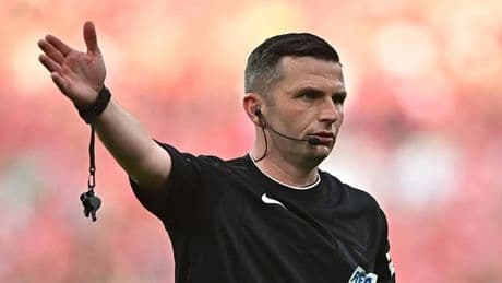 Türkiye - İspanya maçının hakemi Michael Oliver oldu