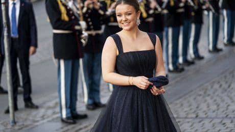 El 18 cumpleaños de Isabella de Dinamarca: joyas familiares y vestidos vintage para una noche de gala