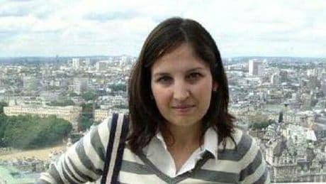 Chiara Poggi, tutti gli errori durante l'autospia: il dna contaminato di un altro cadavere, la garza non sterile, il corpo mai pesato. E perché l'orario della morte può cambiare