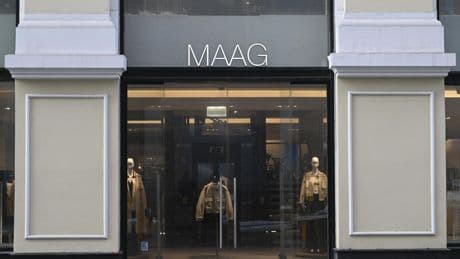 "Les produits sont identiques, les magasins aussi" : le géant de la mode Zara a-t-il vraiment quitté la Russie ?
