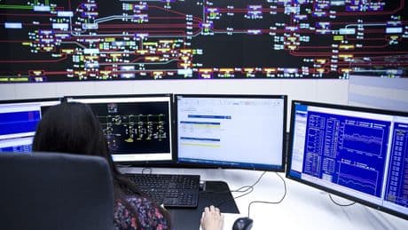 La razón por la que la electricidad tardó más de 15 horas en restablecerse al 100% en España: el temido "black start"