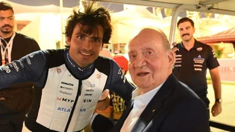 Juan Carlos I regresa al circuito de Bahréin para apoyar a los pilotos españoles