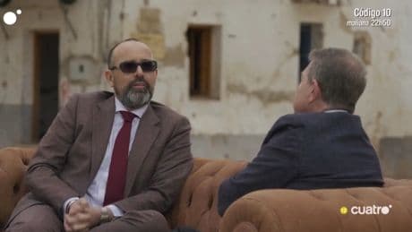 Risto Mejide cambia de lado en el sofá de &#039;Viajando con Chéster&#039;: Este es el motivo