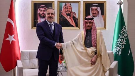 Fidan, Suudi Arabistan Dışişleri Bakanı Ferhan Al Suud ile görüştü