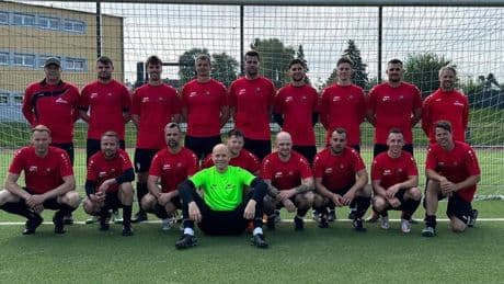 Hobbykicker mit Überraschungscoup: Mönchengladbacher Feuerwehr wird NRW-Meister im Fußball
