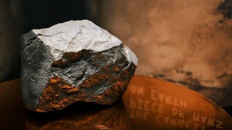 Mars'ın Dünya'ya düşen en büyük parçası kriz çıkardı