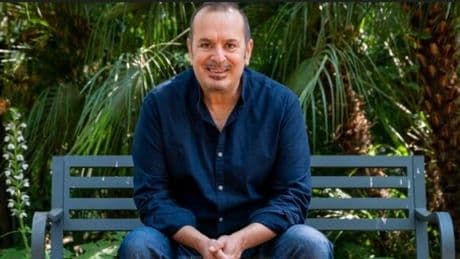 Fabio Canino: «Ho trovato l'amore a sessant'anni, per tutta la vita ho pensato di non meritare un compagno»
