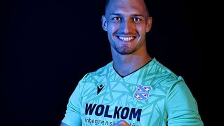 Transferzomer 2025: Heerenveen haalt doelman Bakker als concurrent voor Noppert, Hoedemakers verruilt NEC voor Viborg FF