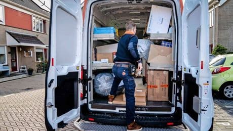 PostNL ziet meer economische onzekerheid door heffingen Trump