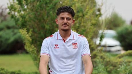 Sivasspor'un genç futbolcusu Emirhan Başyiğit'ten taraftara çağrı
