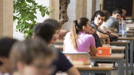 Commissari esterni maturità 2025, pubblicati i nomi: ecco dove vederli. Tutto sull'esame: date, materie e punteggio