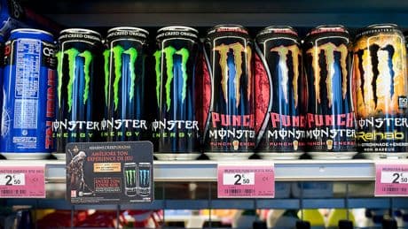 Royaume-Uni : les boissons énergisantes bientôt interdites aux moins de 16 ans en Angleterre