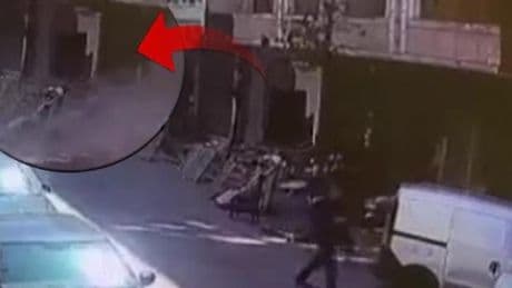 Tekirdağ'daki deprem sırasında İstanbul Bahçelievler'deki binanın balkonu çöktü