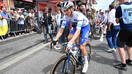 Tour de France: Schreck für Lipowitz – Deutscher übersteht Massensturz