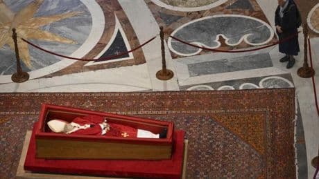 ¿Quién es Sor Geneviève Jeanningros, la monja amiga del papa Francisco?