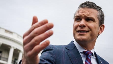 Umstrittener Verteidigungsminister: Er säuft, er verrät Geheimnisse, doch (noch) ist Hegseth für Trump zu nützlich