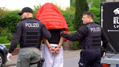 SEK-Einsatz in NRW - Soko „Cash“ führt Boss von Betrüger-Bande ab