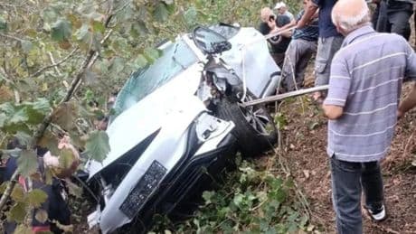 Giresun'da korkunç kaza: Otomobil dere yatağına yuvarlandı, 1 ölü, 2 yaralı