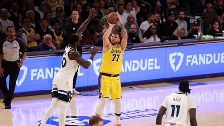 Luka Doncic şov yaptı Lakers seriyi 1-1'e getirdi!