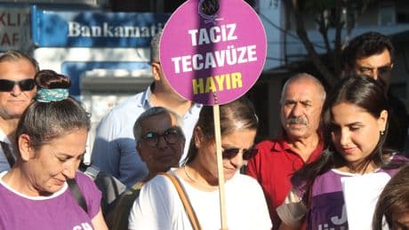 Taciz iddiasıyla görevden uzaklaştırılan bürokrat İzBB'ye Daire Başkanı yapıldı