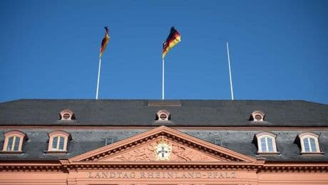 Wehrhafte Demokratie: Landtag will sich weiter gegen Verfassungsfeinde wappnen