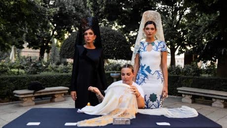 La moda artesanal andaluza brilla en La Alhambra: los detalles del taller organizado en la Alfombra