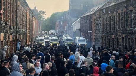 Los nacionalistas del Ulster temen que se les escape el tren de la reunificación