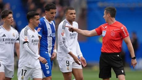 Brutales Foul im Mittelfeld – Mbappé droht lange Sperre