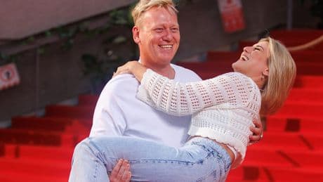 „Wollen ein Fußballteam vollkriegen“ - Knossi wünscht sich noch zehn Kinder
