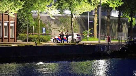 Auto aangetroffen in water Winschoten tijdens zoektocht naar vermiste Jeffrey (10) en Emma (8)