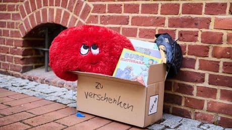 Zum Mitnehmen: Verschenk-Boxen auf Gehweg: Städte reagieren unterschiedlich