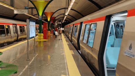 İstanbul'da iki metro durağı saat 10'da kapanacak