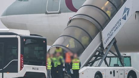 Flug nach Kabul – Bundesregierung schiebt Dutzende afghanische Straftäter ab