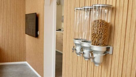 Start-up mischt Wellness und Tiermedizin - In dieser Praxis gibt’s Leckerli per Knopfdruck