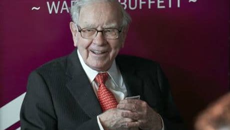 Warren Buffett va in pensione e attacca Trump: "Il commercio non è un'arma"