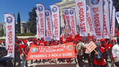 Tez-Koop-İş üyesi işçilerden eylem: 'Hiç yoktan iyidir'e razı etmeye çalışıyorlar